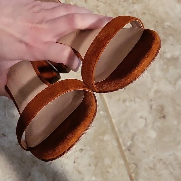 Stuart Weitzman suede sandals - Picture 5 of 5